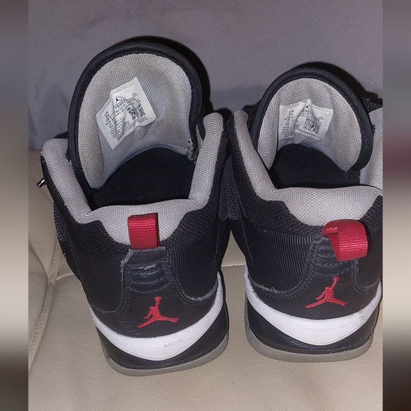 Jordan Stay Loyal 3 - Picture 2 of 5